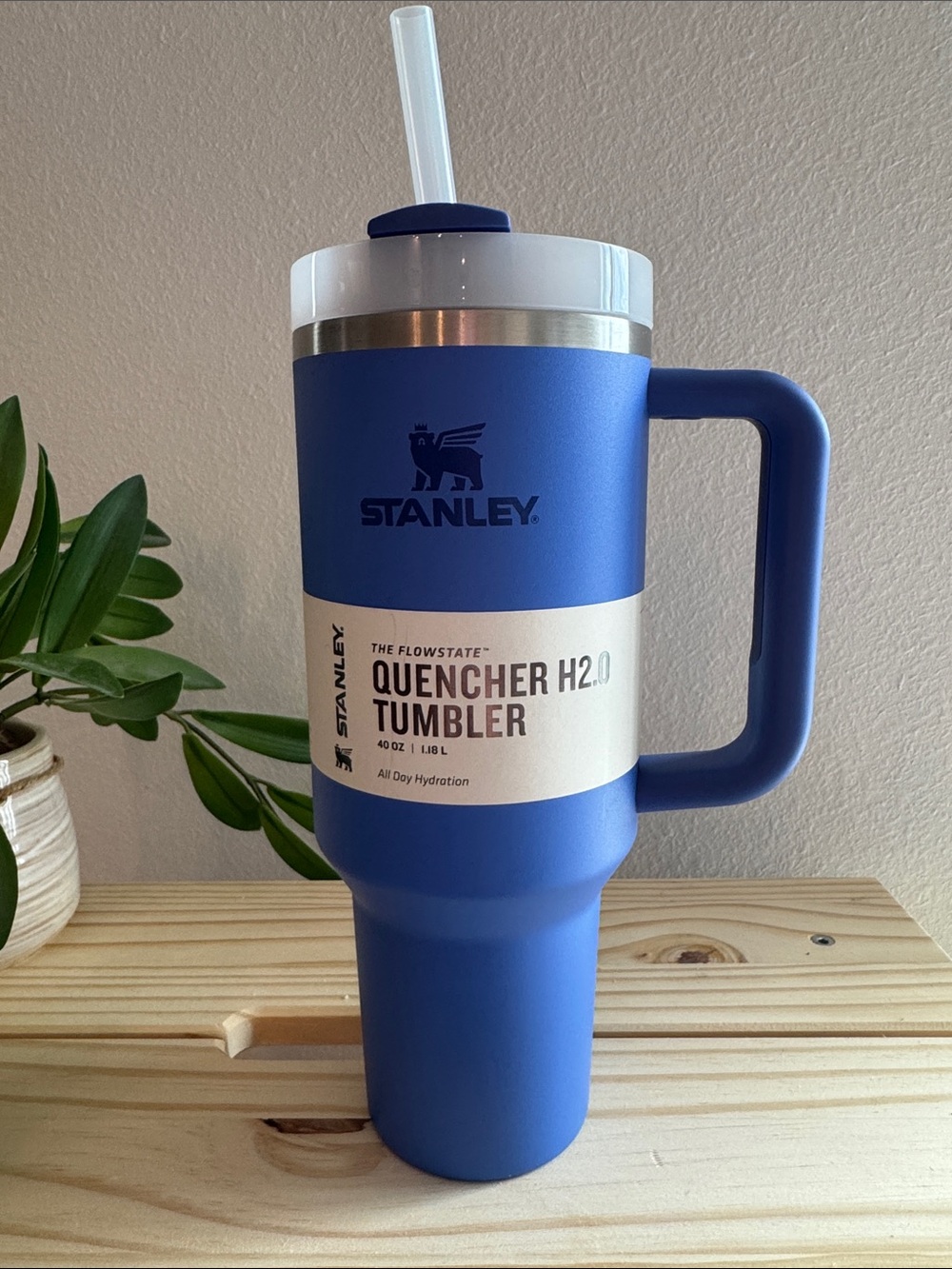 Stanley Blue Quencher H2.0 Tumbler with Handle and Straw